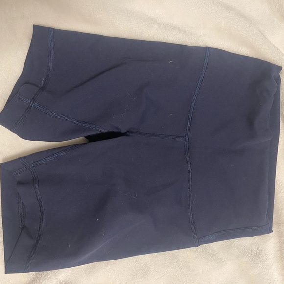 Lululemon short - Picture 3 of 4